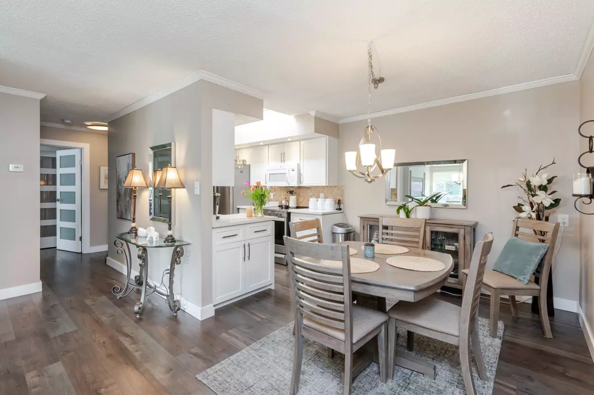 White Rock, BC V4B 3W6,1351 Martin ST #305