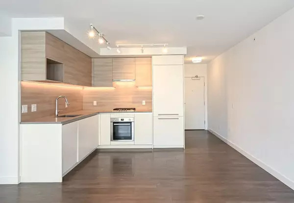 Coquitlam, BC V3J 0K3,652 Whiting WAY #1402