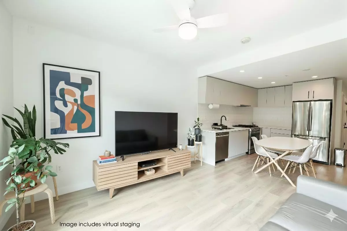 Port Moody, BC V3H 0L3,3038 St George ST #407