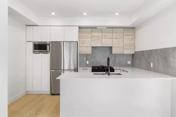 Abbotsford, BC V2T 6L4,30494 Cardinal AVE #210