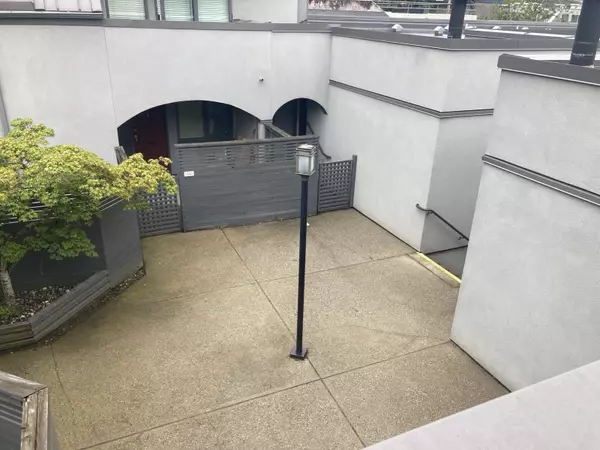 1352 W 7th AVE, Vancouver, BC V6H 3W5