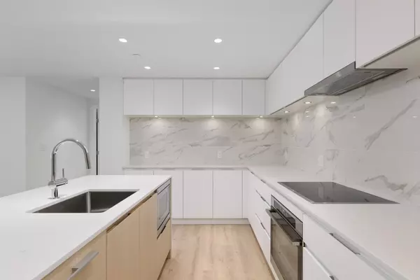 North Vancouver, BC V7J 0E6,1500 Fern ST #404