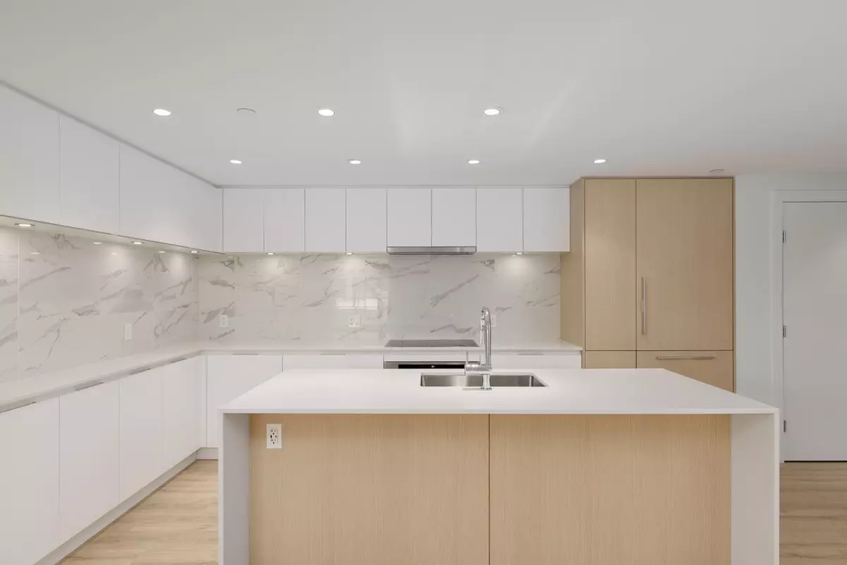 North Vancouver, BC V7J 0E6,1500 Fern ST #404