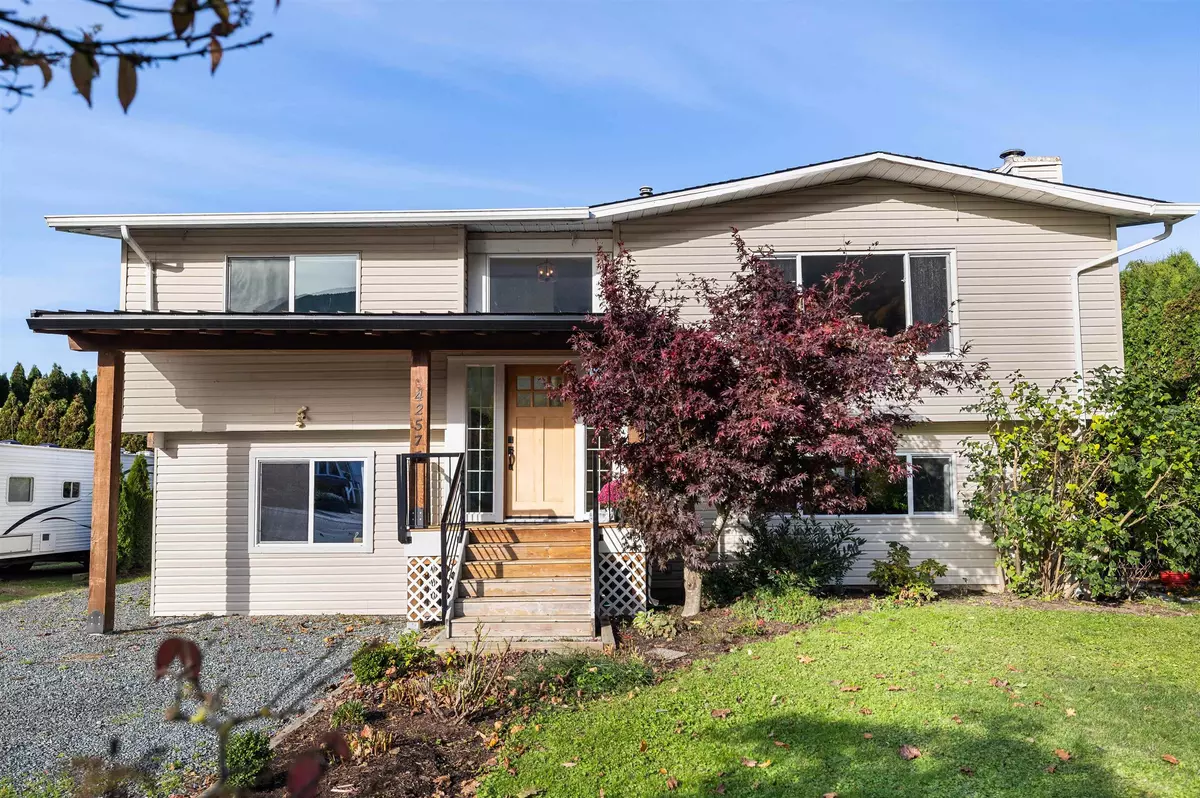 Yarrow, BC V2R 5C7,42575 Devon AVE