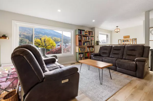 Yarrow, BC V2R 5C7,42575 Devon AVE