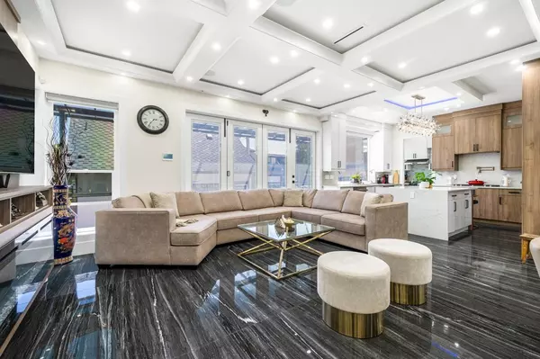 Vancouver, BC V5R 2Y9,2798 E 43rd AVE