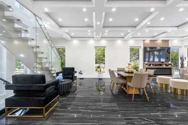 2798 E 43rd AVE, Vancouver, BC V5R 2Y9