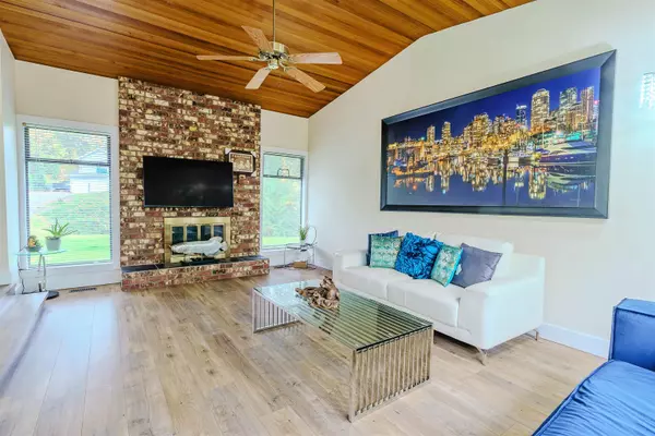 Maple Ridge, BC V4R 2S4,13025 238 ST