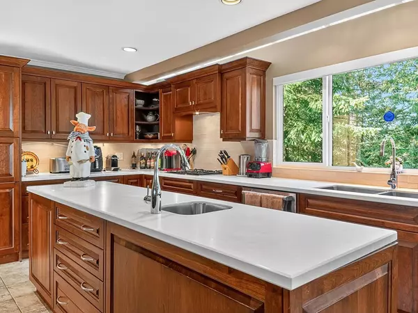 West Vancouver, BC V7W 3E8,5302 Westhaven Wynd