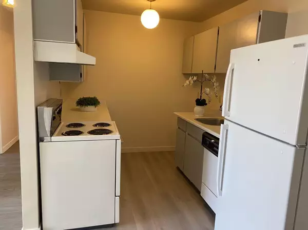 7280 Lindsay RD #308 Richmond, BC V7C 3M6