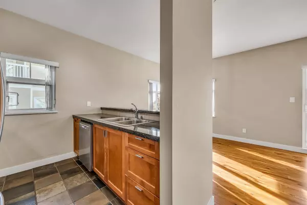 Burnaby, BC V5J 0B1,7388 Macpherson AVE #157