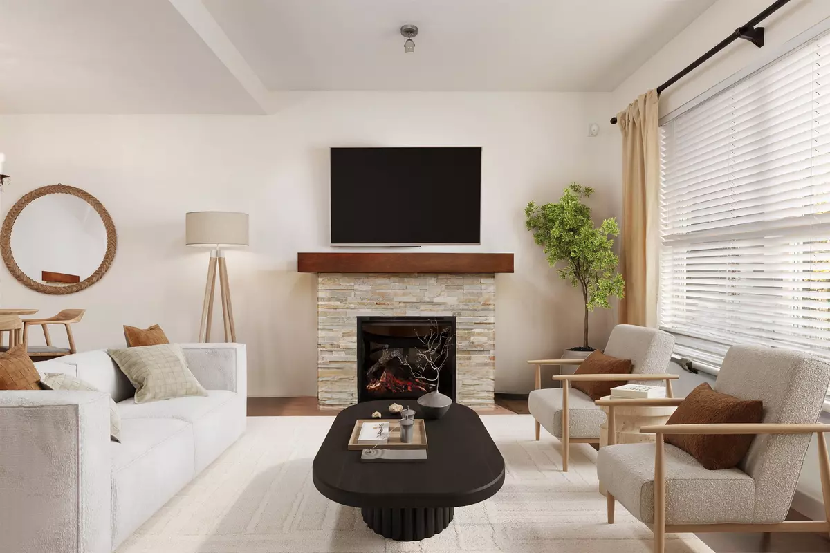 North Vancouver, BC V7L 2R6,307 E 15th ST #4