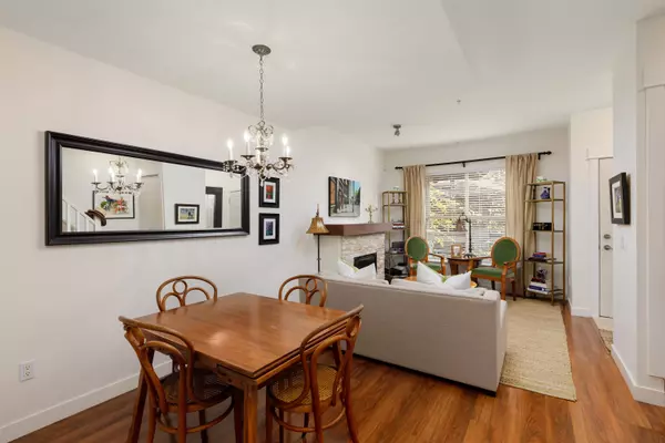 North Vancouver, BC V7L 2R6,307 E 15th ST #4