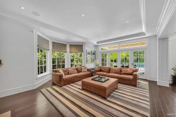 3416 Cedar CRES Vancouver, BC V6J 2R3