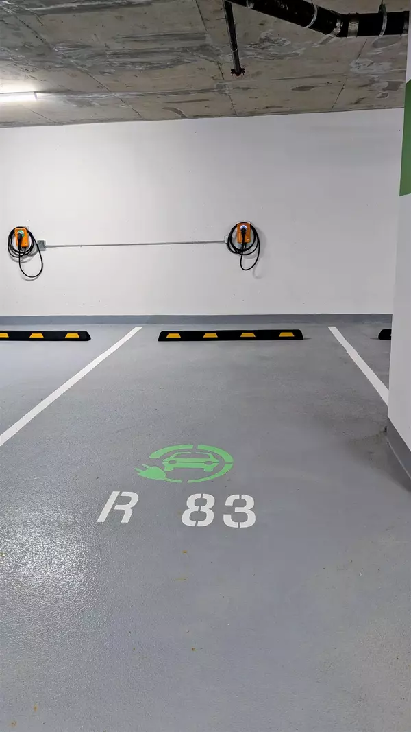 Surrey, BC V3T 0X2,13675 107a AVE #2612