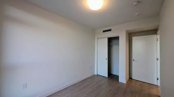 Surrey, BC V3T 0X2,13675 107a AVE #2612