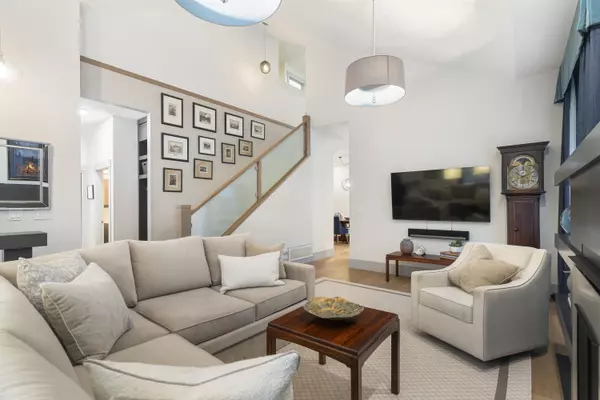 Surrey, BC V4P 3R6,14655 32 AVE #76