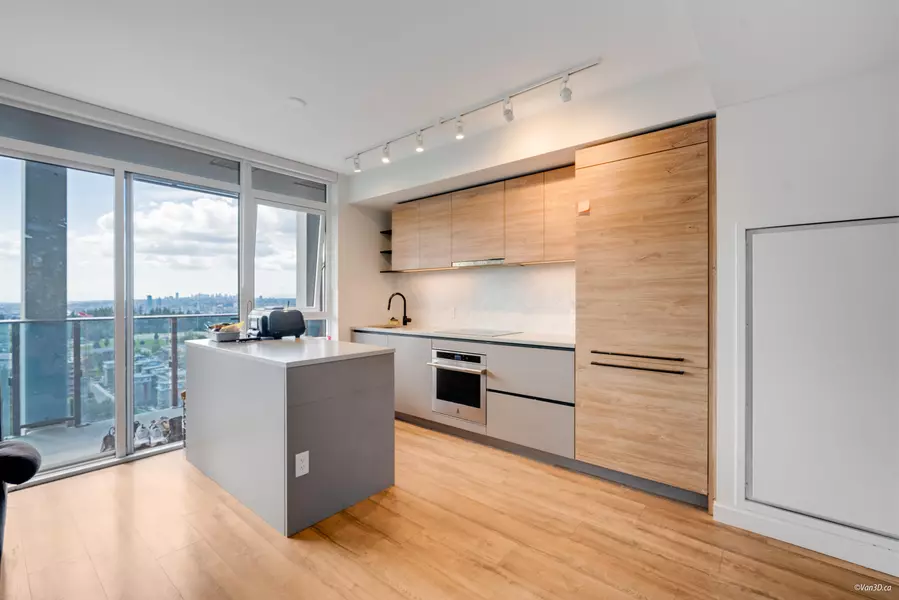 10448 University DR #2710, Surrey, BC V3T 0S7