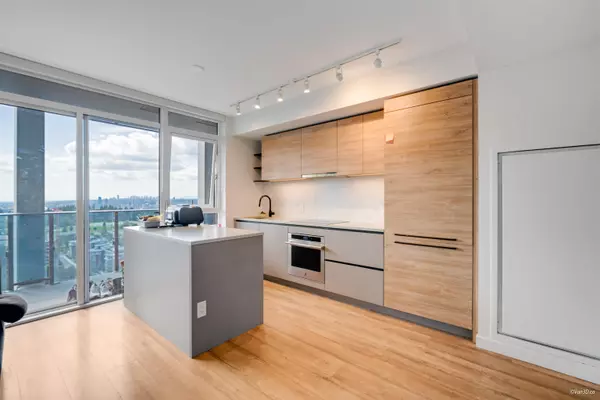 10448 University DR #2710, Surrey, BC V3T 0S7