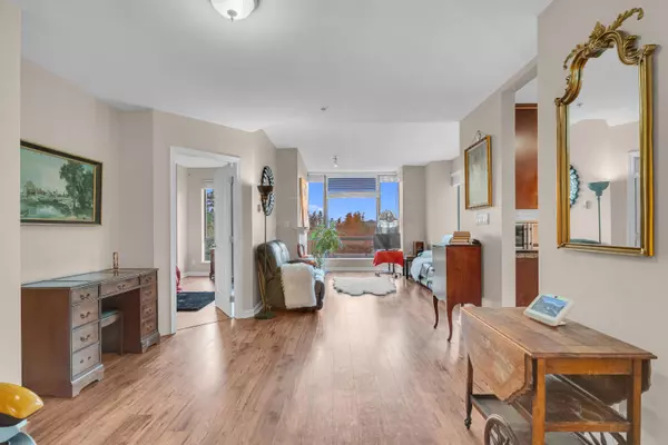 White Rock, BC V4B 5M3,1550 Martin ST #603