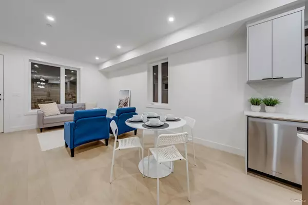 Vancouver, BC V6P 3P4,6728 Heather ST