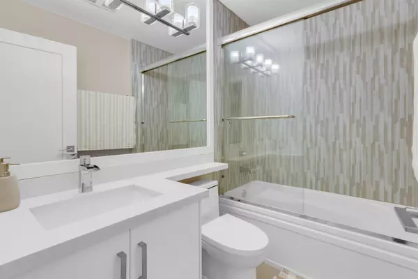 7056 192 ST #10 Surrey, BC V4N 1N2