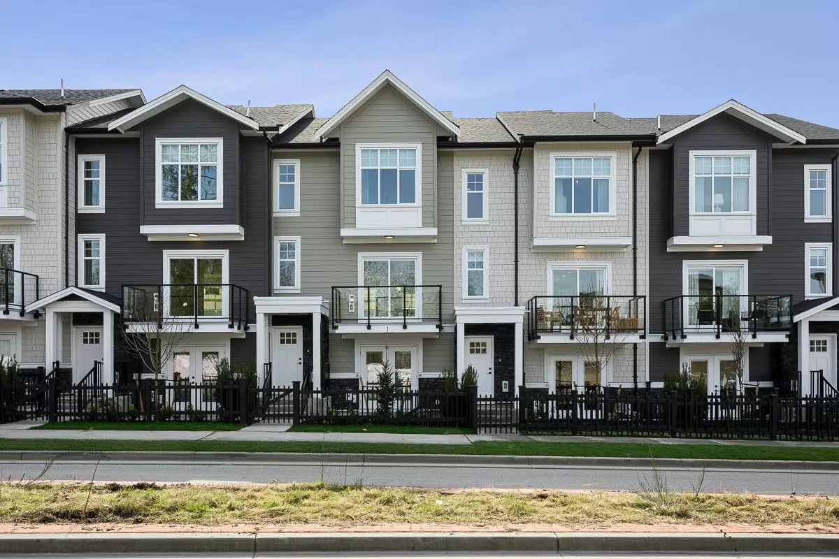 Langley, BC V2Y 2A5,7716 207 ST #33