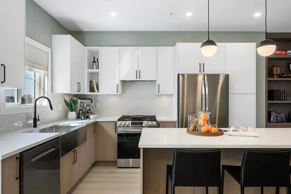 Langley, BC V2Y 2A5,7716 207 ST #33