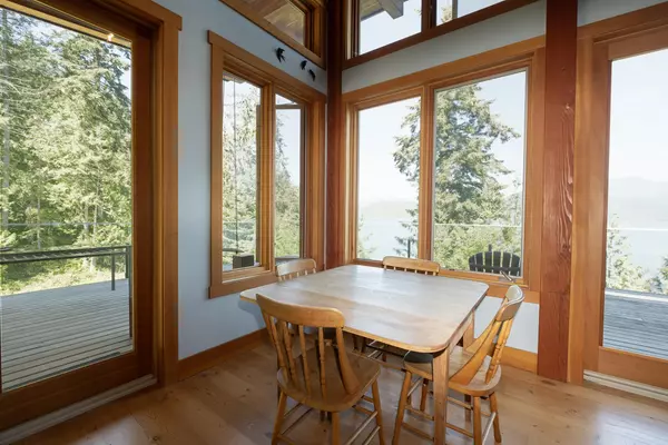 6290 Maple RD Egmont, BC V0N 1N0