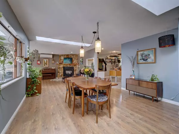 Gibsons, BC V0N 1V3,143 Pratt RD