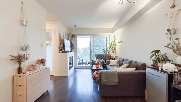 Vancouver, BC V7V 3M8,3333 Main ST #301