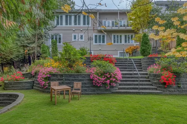 North Vancouver, BC V7R 2M6,1041 Prospect AVE