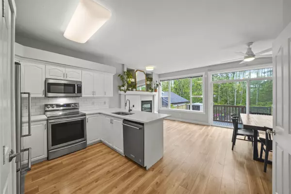 24369 101 AVE Maple Ridge, BC V2W 1W8