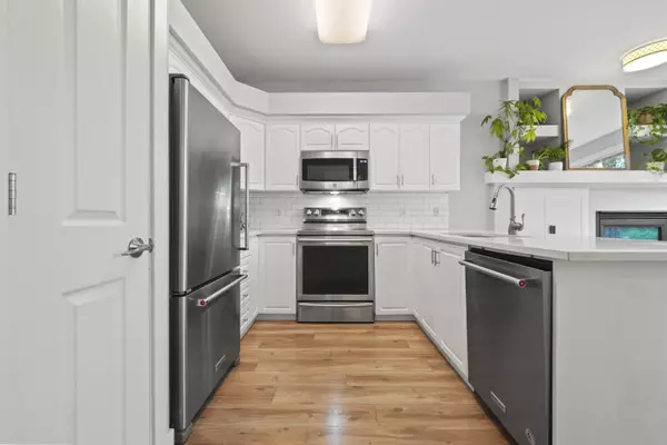 24369 101 AVE Maple Ridge, BC V2W 1W8