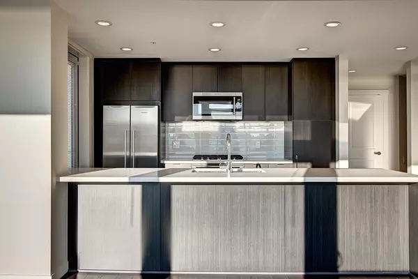 North Vancouver, BC V7M 3G8,255 W 1st ST #409