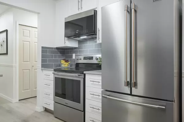 Abbotsford, BC V2S 6S6,32823 Landeau PL #110