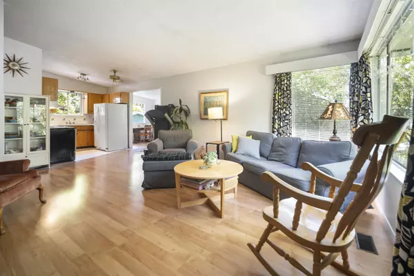 White Rock, BC V4B 4X7,1056 Stevens ST