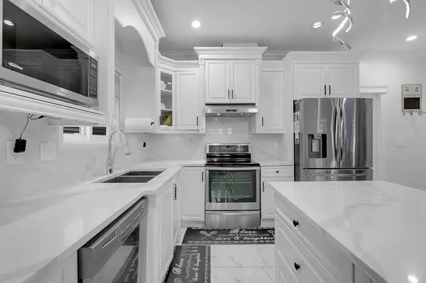 Surrey, BC V3X 0B1,14163 62 AVE