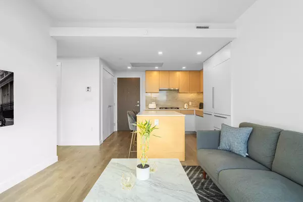 West Vancouver, BC V7P 0E4,200 Klahanie CT #1107