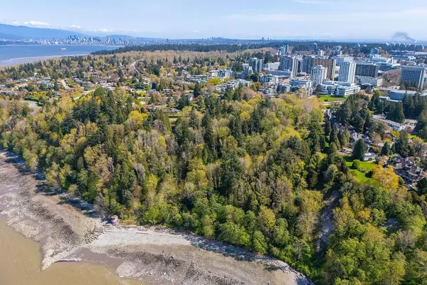 Vancouver, BC V6T 0B1,6063 Iona DR #TH 16