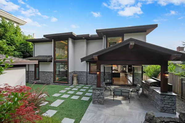 West Vancouver, BC V7V 2R8,2643 Nelson AVE