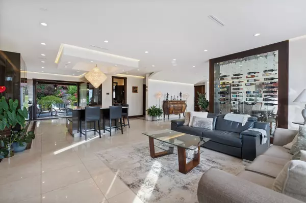 West Vancouver, BC V7V 2R8,2643 Nelson AVE