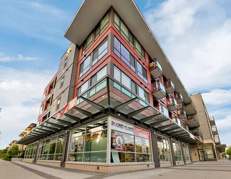 18811 72 AVE #214, Surrey, BC V4N 6W7