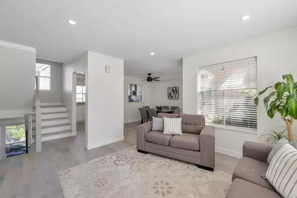 Port Coquitlam, BC V3C 6B3,2450 Hawthorne AVE #20