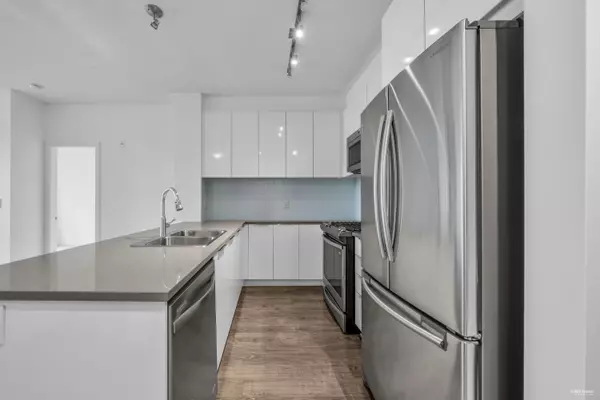 1152 Windsor Mews #411 Coquitlam, BC V3B 0N1