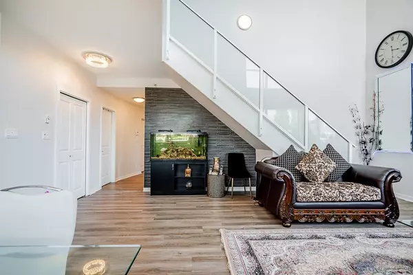 Burnaby, BC V5B 0A1,2225 Holdom AVE #304