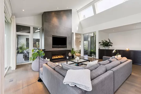 West Vancouver, BC V7W 1Z3,6237 St.Georges CRES