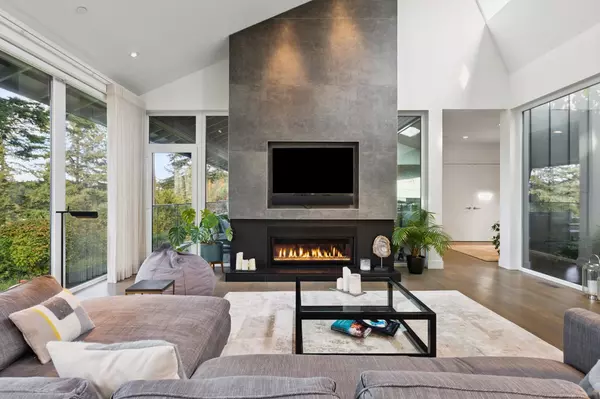 West Vancouver, BC V7W 1Z3,6237 St.Georges CRES