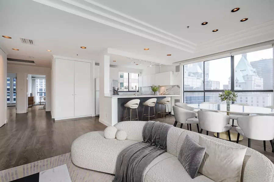 1060 Alberni ST #PH1, Vancouver, BC V6E 4K2