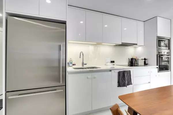 Vancouver, BC V6K 1Y3,2239 W 7th AVE #303